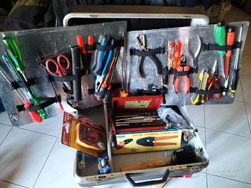 Valigia utensili completa + omaggio