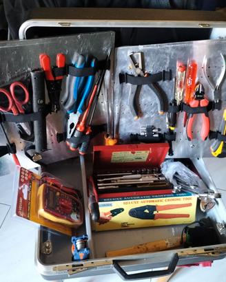 Valigia utensili completa + omaggio