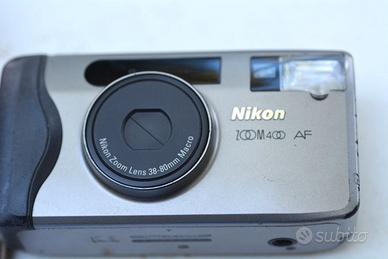 Macchina foto NIkon Zoom 400 AF con rollino