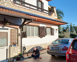 Graziosissimo bilocale in villa con piscina