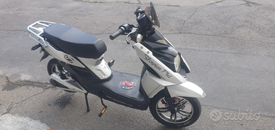 Potentissimo Motorino elettrico scooter skorpion