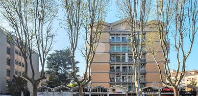 2 LOCALI A ROMA