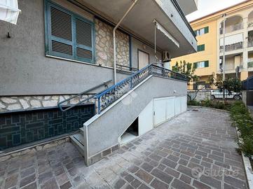 2 LOCALI A GRUMO NEVANO