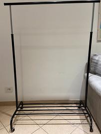 Appendi abiti con rotelle per casa