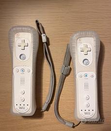 2 telecomandi Ninttendo Wii con Motion plus