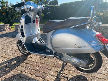 Vespa GTS 300i.e. 70’ Anniversario 18.000 Km.