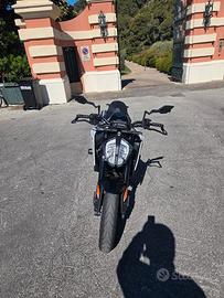 KTM DUKE 790