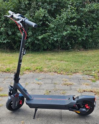 Ninebot max g3 ita garanzia italia 24 mesi