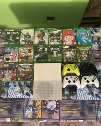 xbox one bianca con 4 controller e 18 giochi