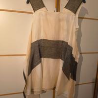 Blusa nuova con design unico