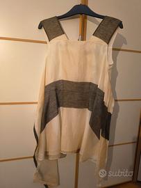 Blusa nuova con design unico