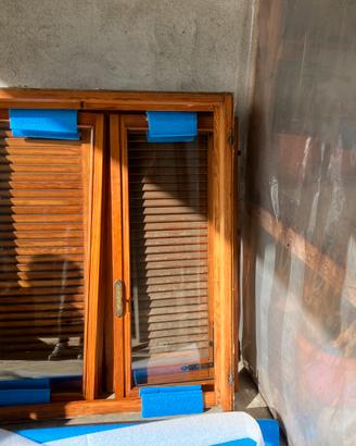 Serramenti finestra in legno doppi vetri