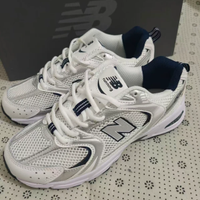 New Balance 530  Bianco/blu scuro EU 42