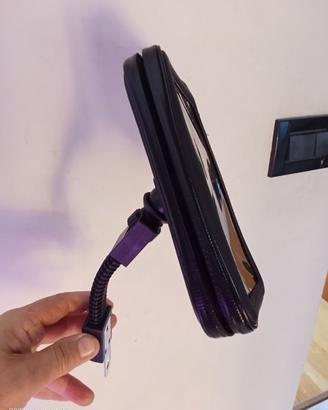 Custodia stagna per smartphone con supporto