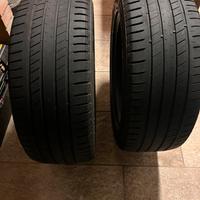Due pneumatici estivi 235 50 18