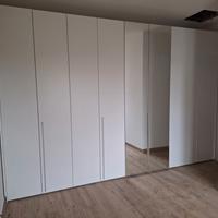 armadio nuovo bianco liscio con ante a specchio 