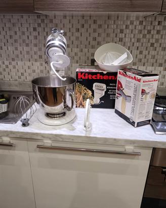 KitchenAid planetaria con accessori vari mai usati