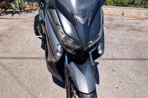 XMAX 400