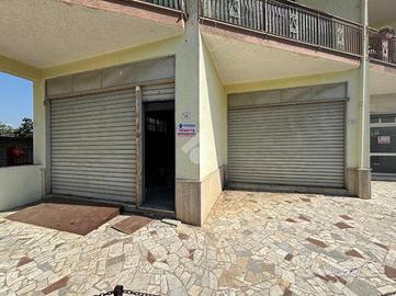NEGOZIO A SANTA MARIA A VICO