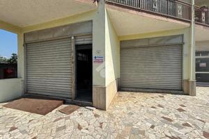 NEGOZIO A SANTA MARIA A VICO