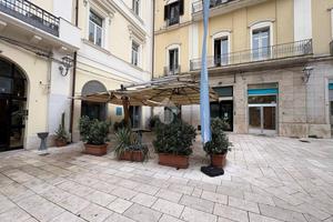 NEGOZIO A BRINDISI
