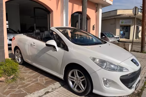 Peugeot 308 2.0 HDi 136CV CC aut. Féline