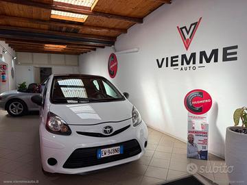 TOYOTA Aygo 1.0 12V VVT-i 5p. Cool Soda Conn.
