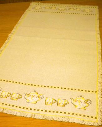 CENTROTAVOLA IN AIDA A PC 41,5X78,5cm