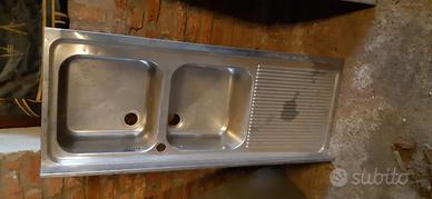 Lavabo in acciaio inox