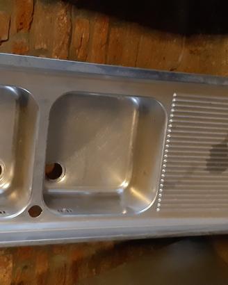 Lavabo in acciaio inox