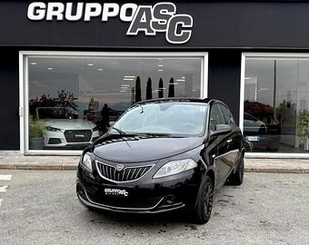 Lancia Ypsilon 1.0 firefly hybrid Gold s&s 70cv AD