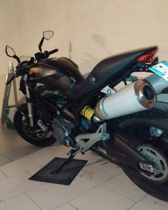 Ducati Monster 696