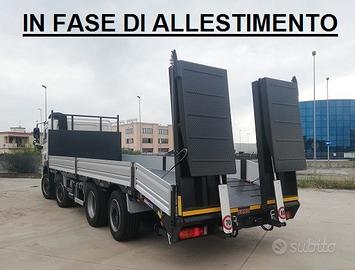 DAF CF 460 8x2 Euro 6 in allest. pianale con rampe