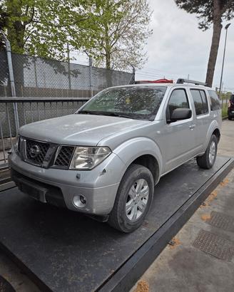 NISSAN PATHFINDER (R51M) DEL 2005 PER RICAMBI