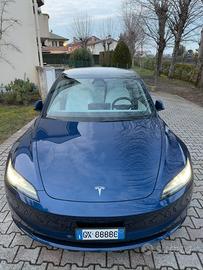 Tesla Model 3 Highland 2025 Blu