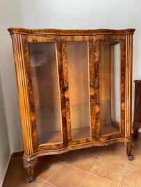 Mobile vetrina in stile chippendale
