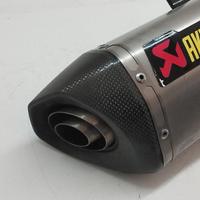 Kawasaki Z800 scarico terminale marmitta akrapovic