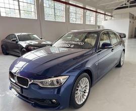 BMW - Serie 3 - 320d Luxury