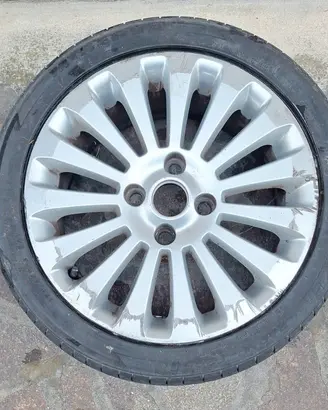 Ruota pneumatico e cerchio Ford Fiesta 195 45 r16