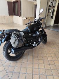 moto Guzzi v7 850