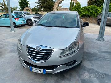 Lancia Delta 1.6 MJT DPF 105 CV Silver (A61)