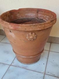 antico vaso tronco-conico in terracotta artigianal