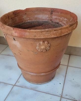 antico vaso tronco-conico in terracotta artigianal