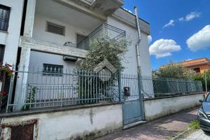 VILLA A SCHIERA A SPERONE