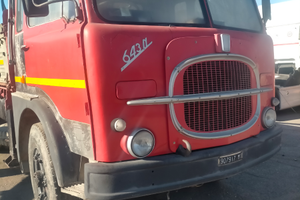Fiat 643 N1 con escavatore