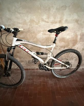 bici Mtb sensor GT