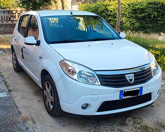 Dacia Sandero 1.4 8 v Laureate GPL Clima Airbag