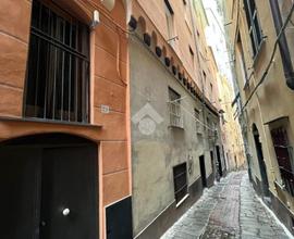 MONOLOCALE A GENOVA
