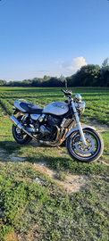 Suzuki gsx 750 inazuma