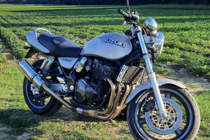 Suzuki gsx 750 inazuma